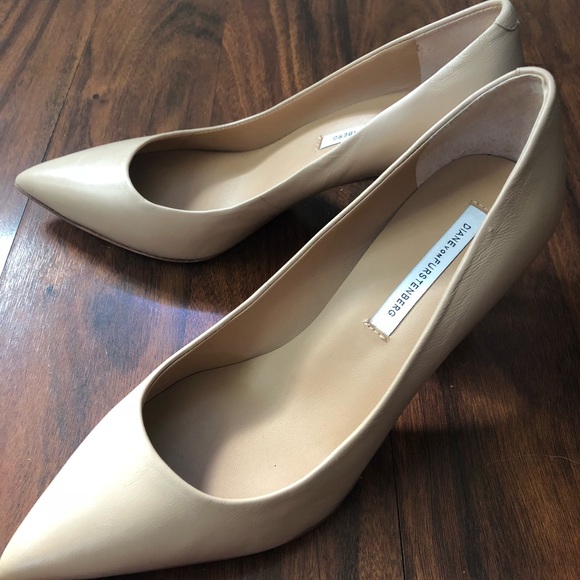 Diane Von Furstenberg Shoes - Diane von Furstenberg Nude Pump
